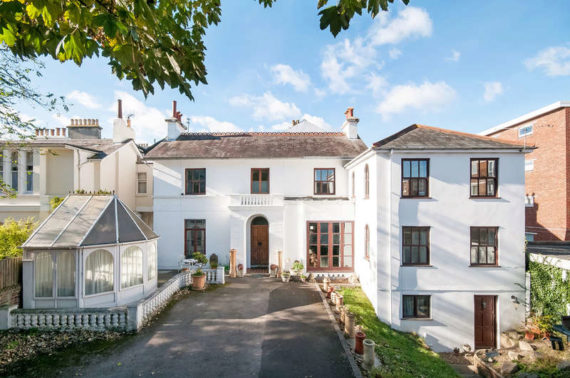5 Bedroom Semi-Detac...